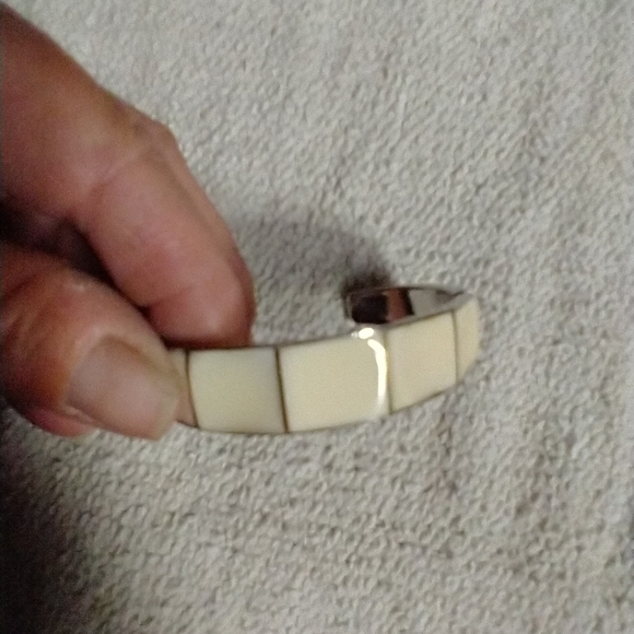 Silvertone white small cuff bracelet enamel - Picture 3 of 4